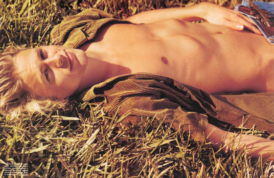 Charlie Hunnam, L'Uomo Vogue Charlie Hunnam, L'Uomo Vogue